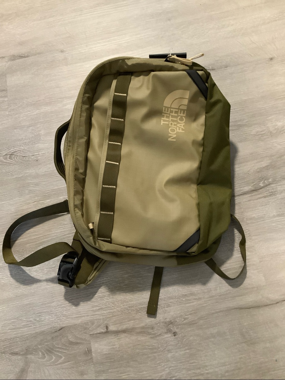 North Face bc voyager sling bag